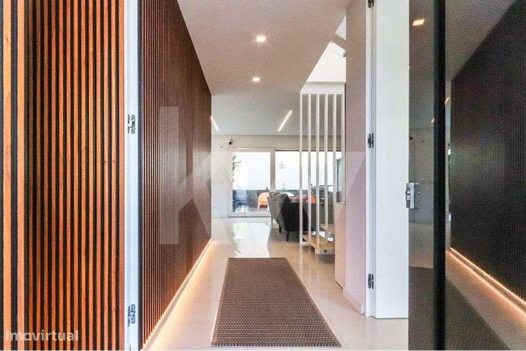Vende-se Moradia T4 de Luxo com piscina na Aroeira | Charneca da Capar - Grande imagem: 5/60