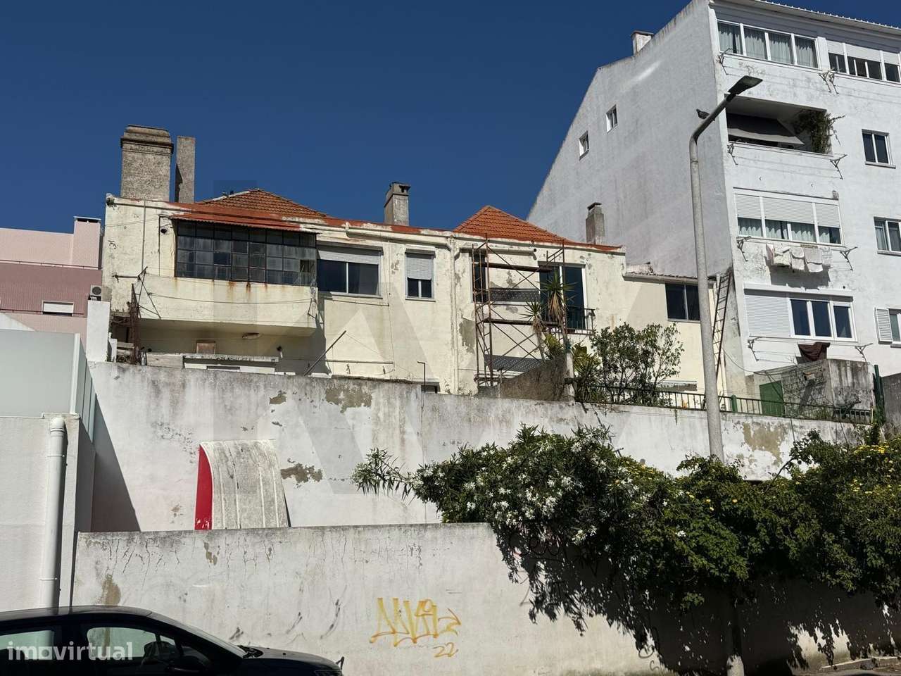 Oportunidade de Investimento, Apartamento de 6 Divisões, Rua Miguel Pa-4