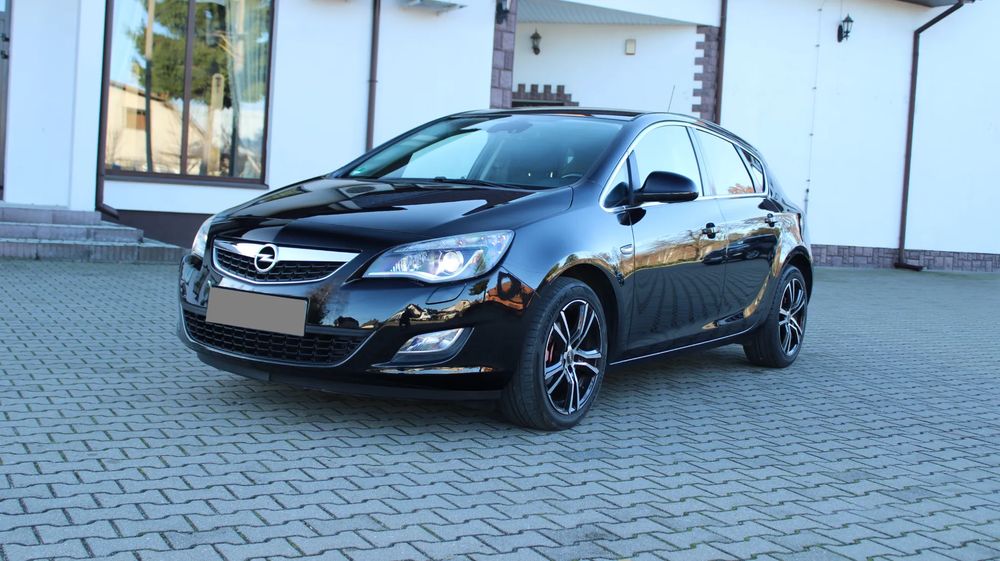Opel Astra J 1.4 Turbo Cosmo 2011