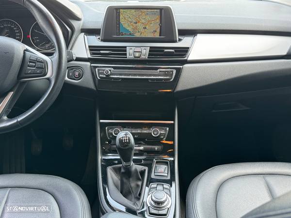 BMW 216 Active Tourer d Line Luxury - 22