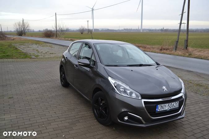 Peugeot 208 - 4