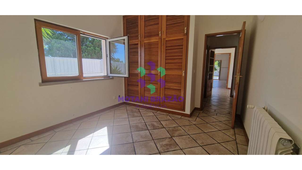 Magnífica Moradia Sesimbra c/Piscina-39