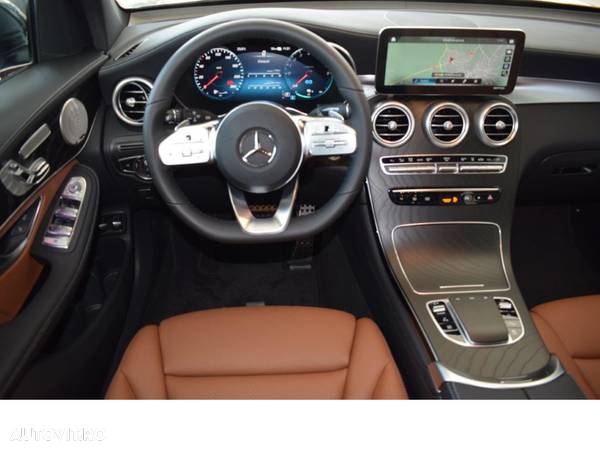 Mercedes-Benz GLC 300 e 4MATIC - 16