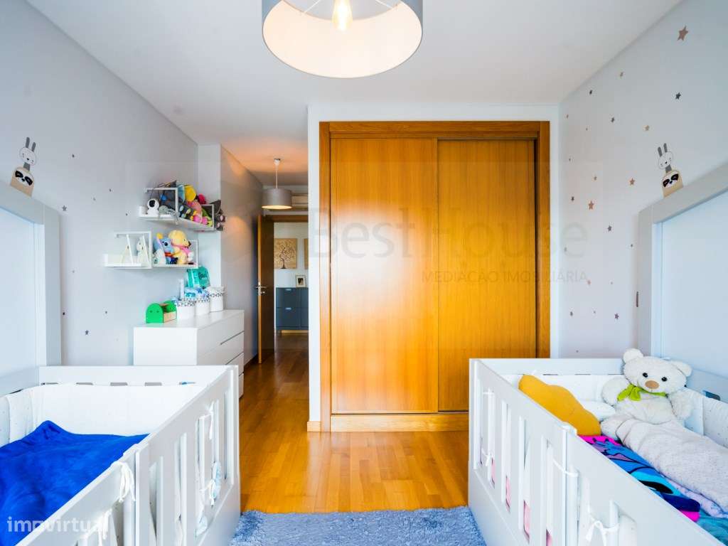 T3 Queluz com Terraço , garagem e suite.-12