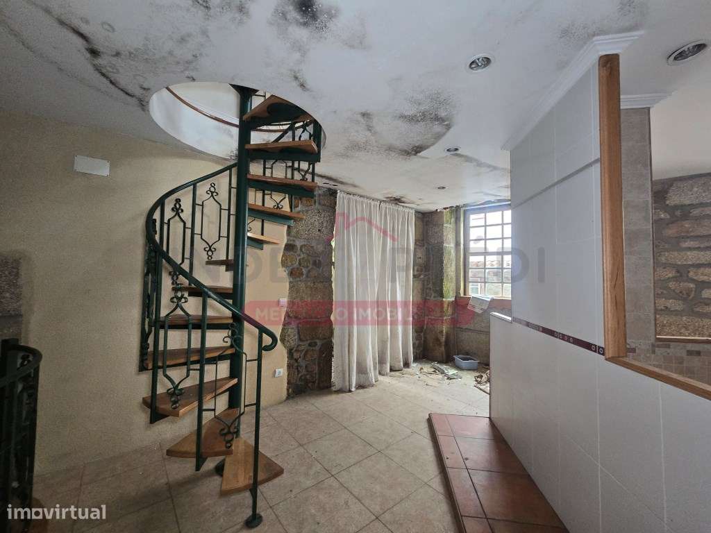 Prédio com varias frações Autónomas - Venda Judicial - Guarda-14