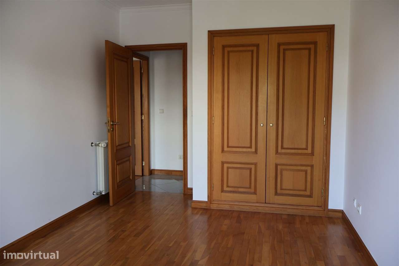 Apartamento T2 Venda em Viana do Castelo (Santa Maria Maior e Monserra-9