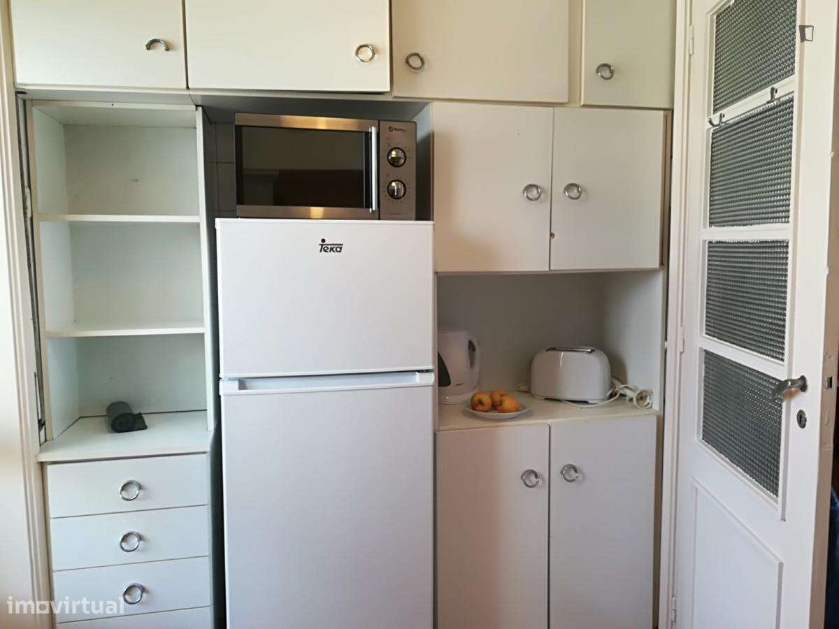 Quarto - localizado em Mafamude Porto - Grande imagem: 2/27