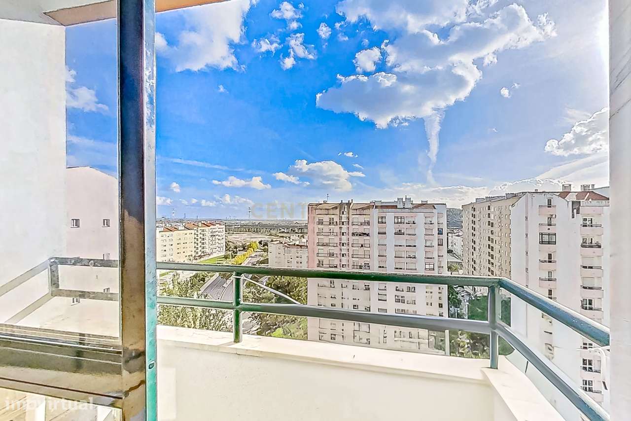 T2 com Vista Desafogada - Carregado-13