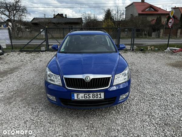 Skoda Octavia 1.6 Ambiente - 2