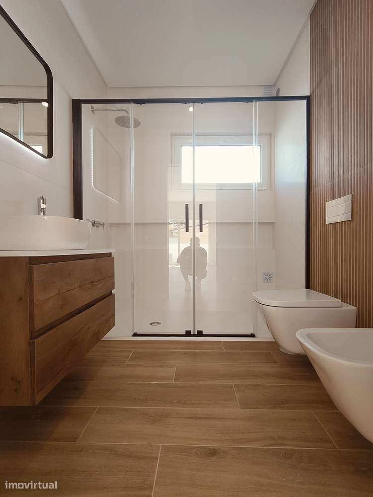 Oferta de 1% do valor de aquisição - Moradia T4 com 1 Suíte-28