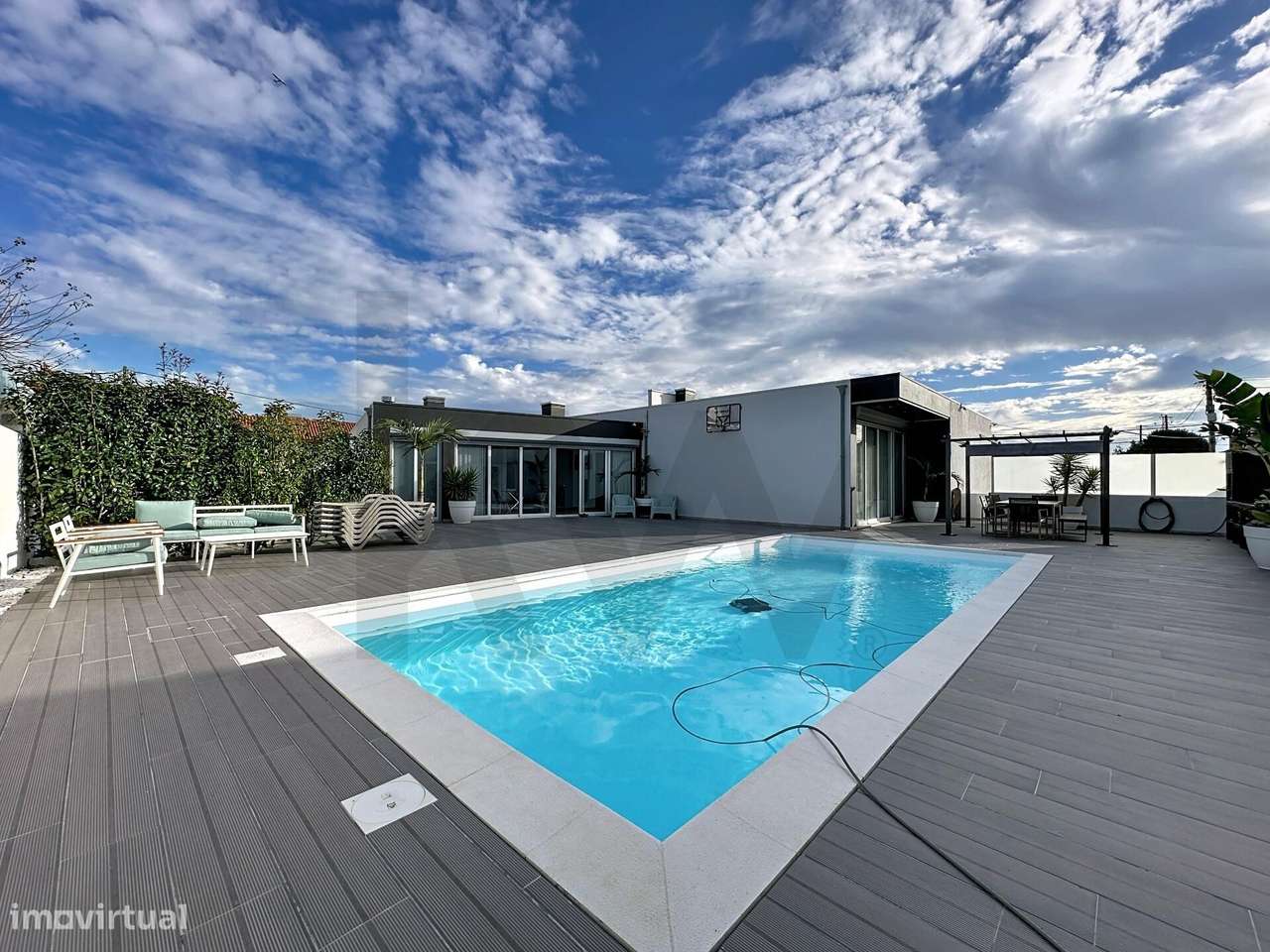 Moradia T4 Térrea c/ Cave | Alto Padrão c/ Piscina | Zona Lazer | Jard - Grande imagem: 5/58