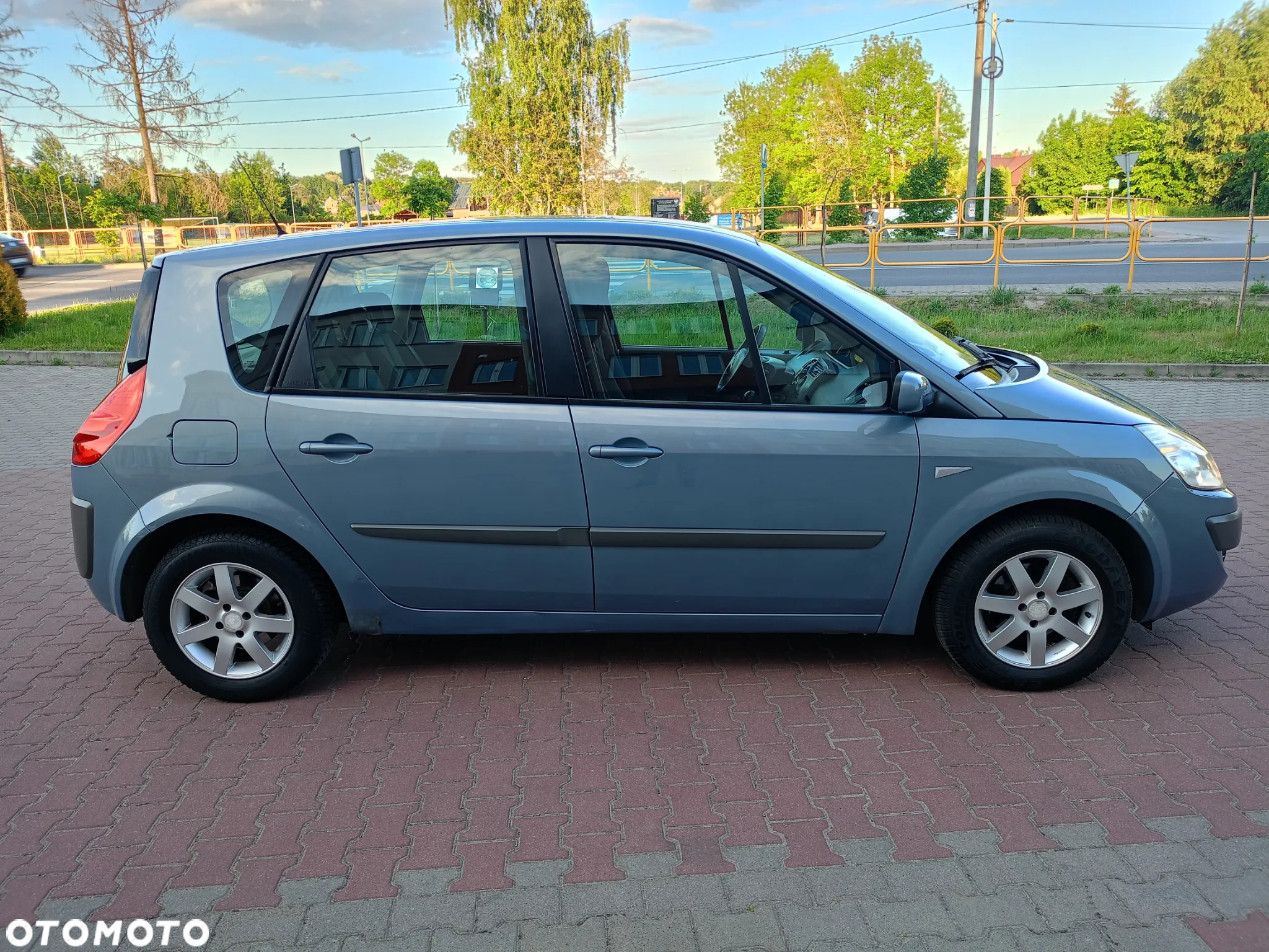 Renault Scenic 1.6 Confort Expression - 6