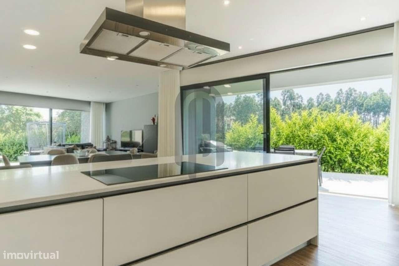 Moradia Térrea T4 independente na Maia - Grande imagem: 4/38