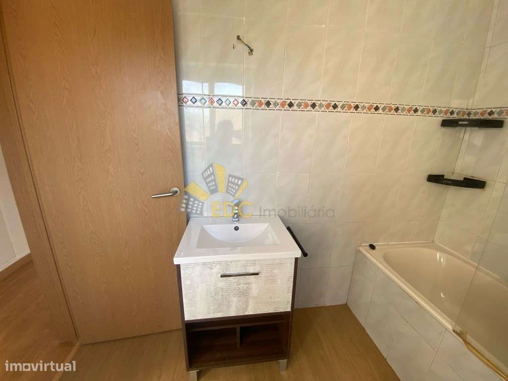 Apartamento T4 com Grande Potencial e Ótima Localização | Localizad...-29