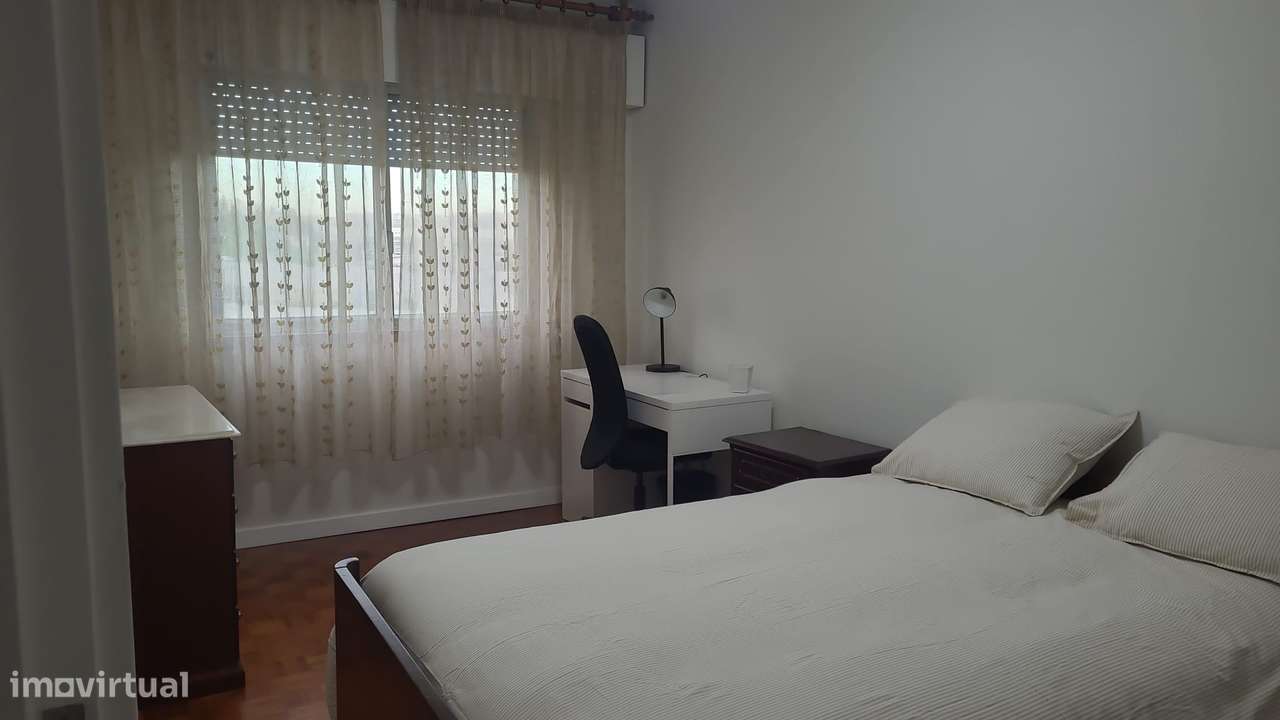 Quarto em Alfornelos-Amadora - Grande imagem: 4/6