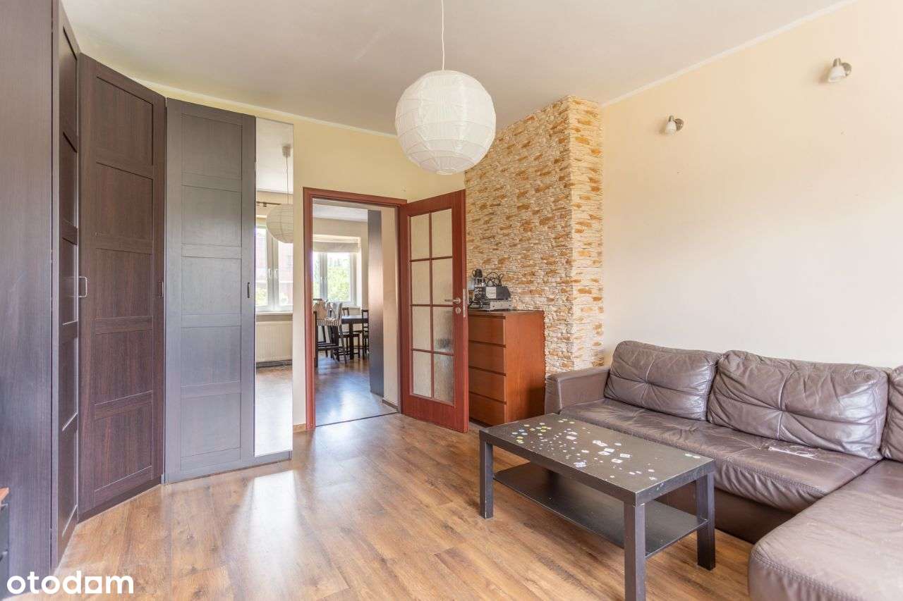 Trzypokojowe mieszkanie blisko centrum-10