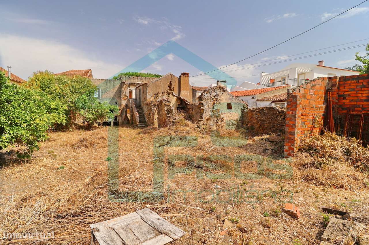 Moradia para recuperar 323 m², dois pisos, 25 minutos de Torres Vedras-8