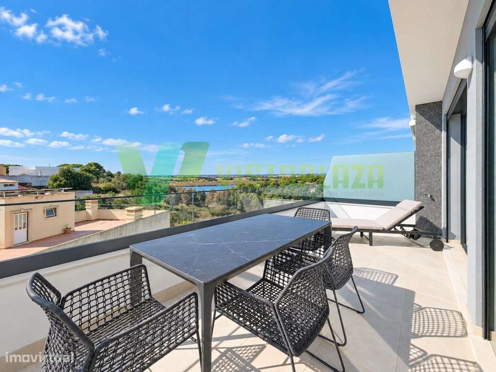 Apartamento T2 com Terraço Privativo, Piscina e Garagem Box em Alvo...-10