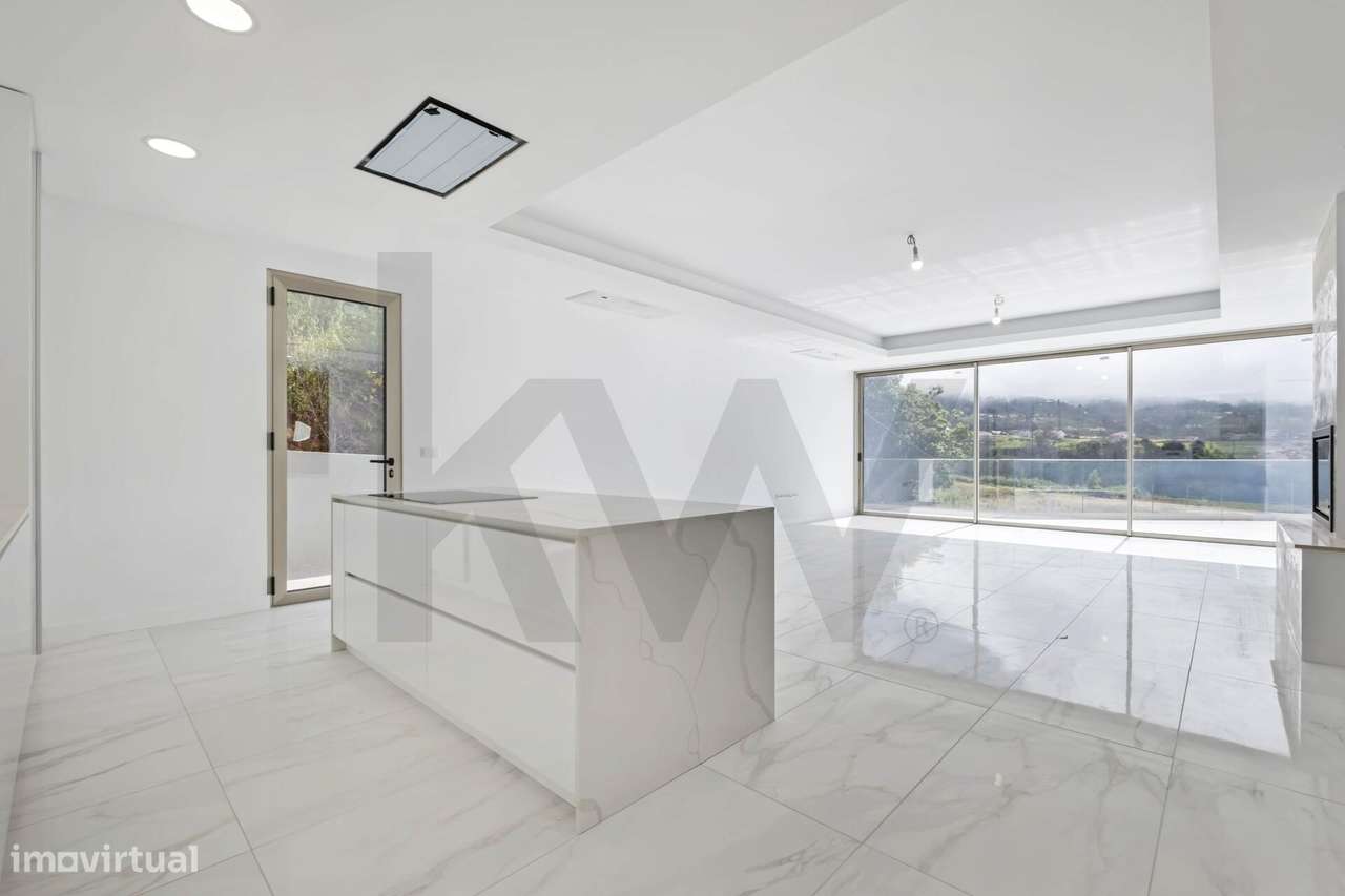 Moradia Térrea, Nova e com Vista Mar e Montanha – Raposeira, Fajã da O - Grande imagem: 4/59