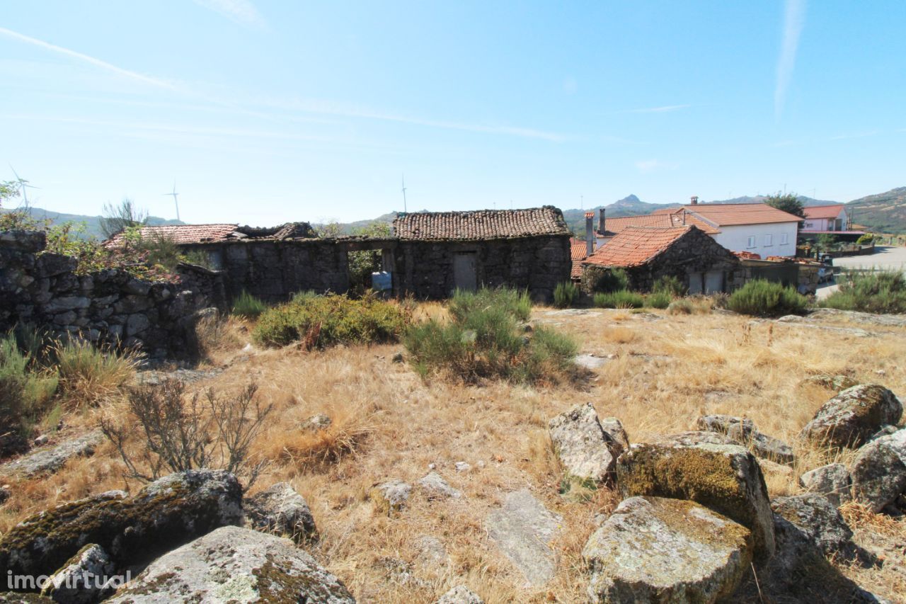 Moradia p/ reconstrução – Oliveira de Frades