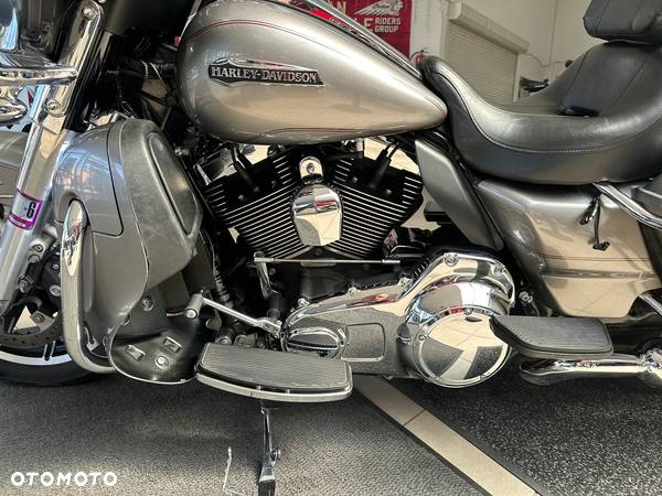 Harley-Davidson Touring Electra Glide - 17