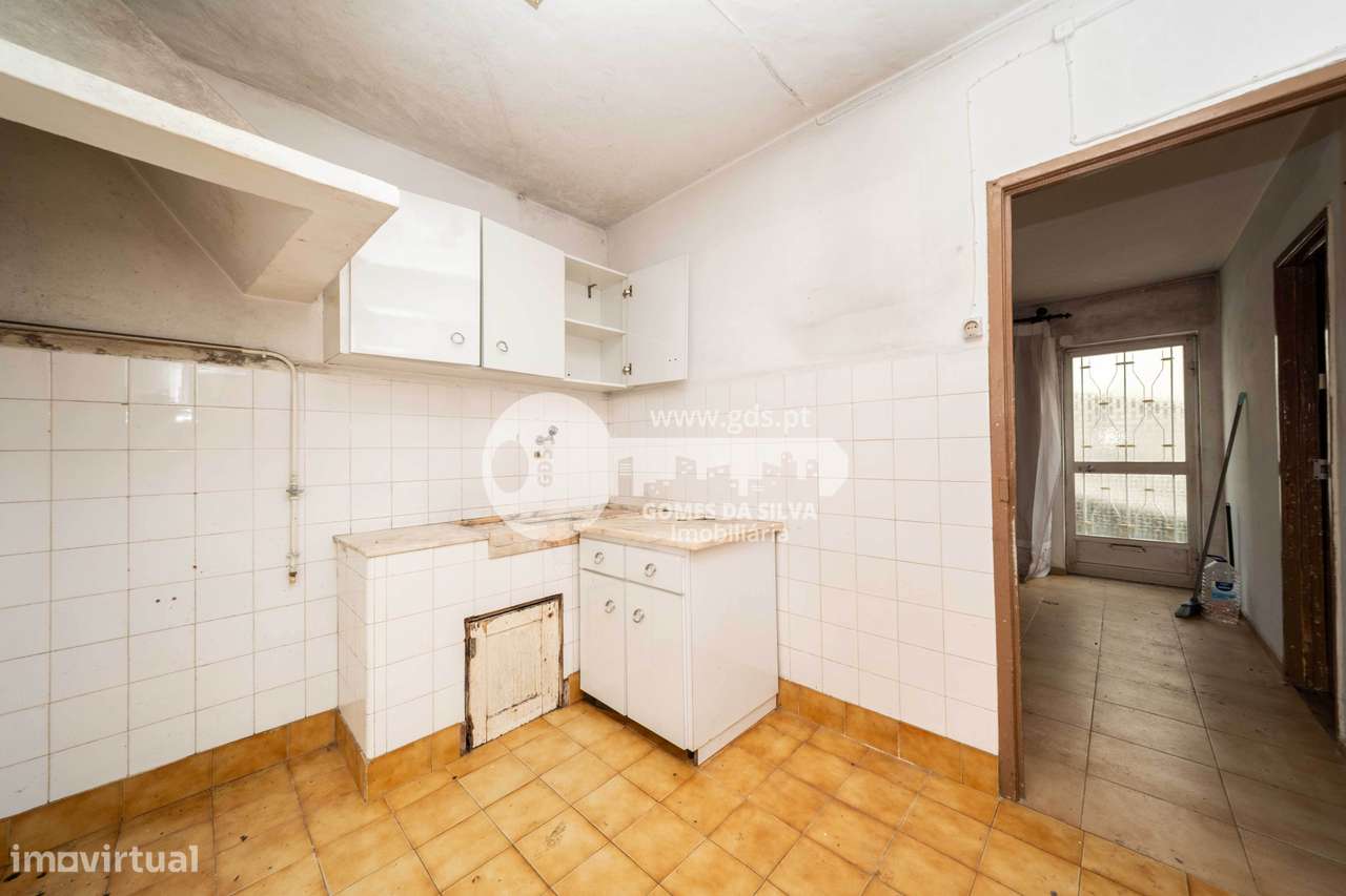 Moradia Bifamiliar T6 em Nogueira, Braga-29
