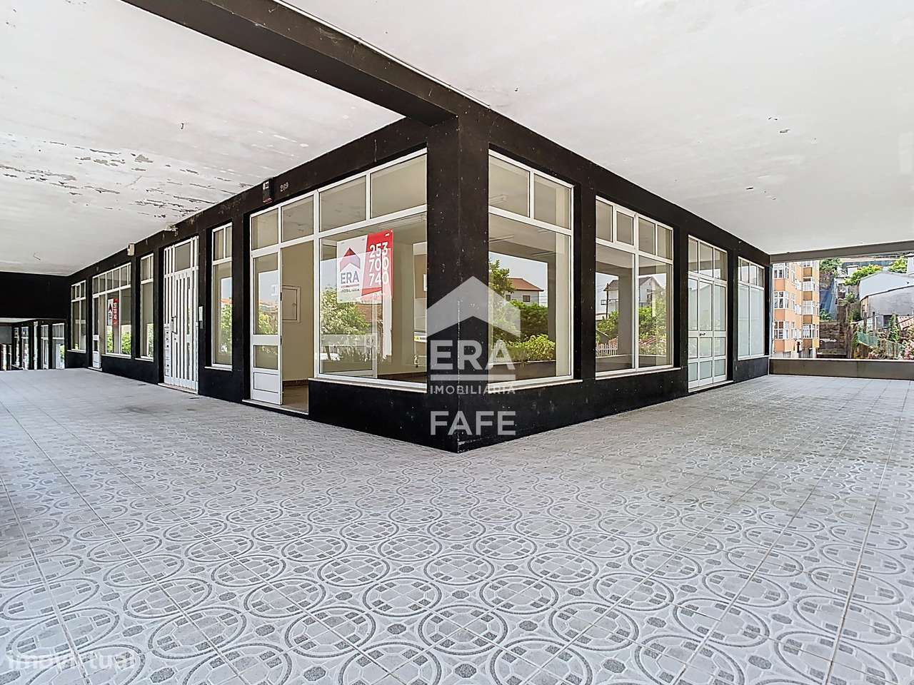 Loja com 193m2 em Fafe - Grande imagem: 1/17