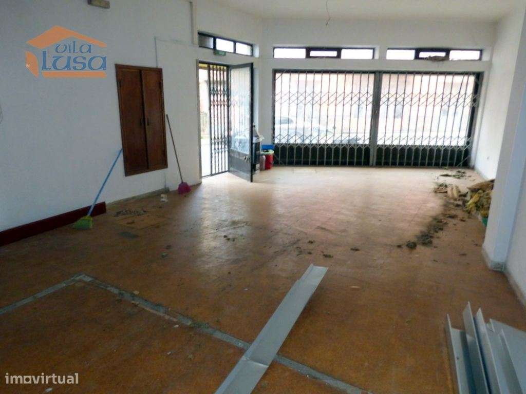 Loja Vale Formoso com 350 m2 e 100 m2 de terraço coberto - Grande imagem: 3/10