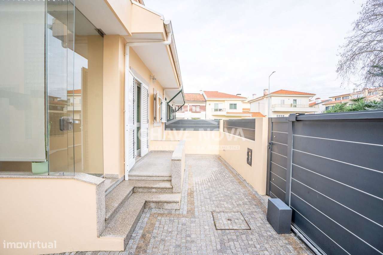 Moradia T3 com Terraço | Próximo da Praia de Lavadores ESP/00162/CO - Grande imagem: 2/15