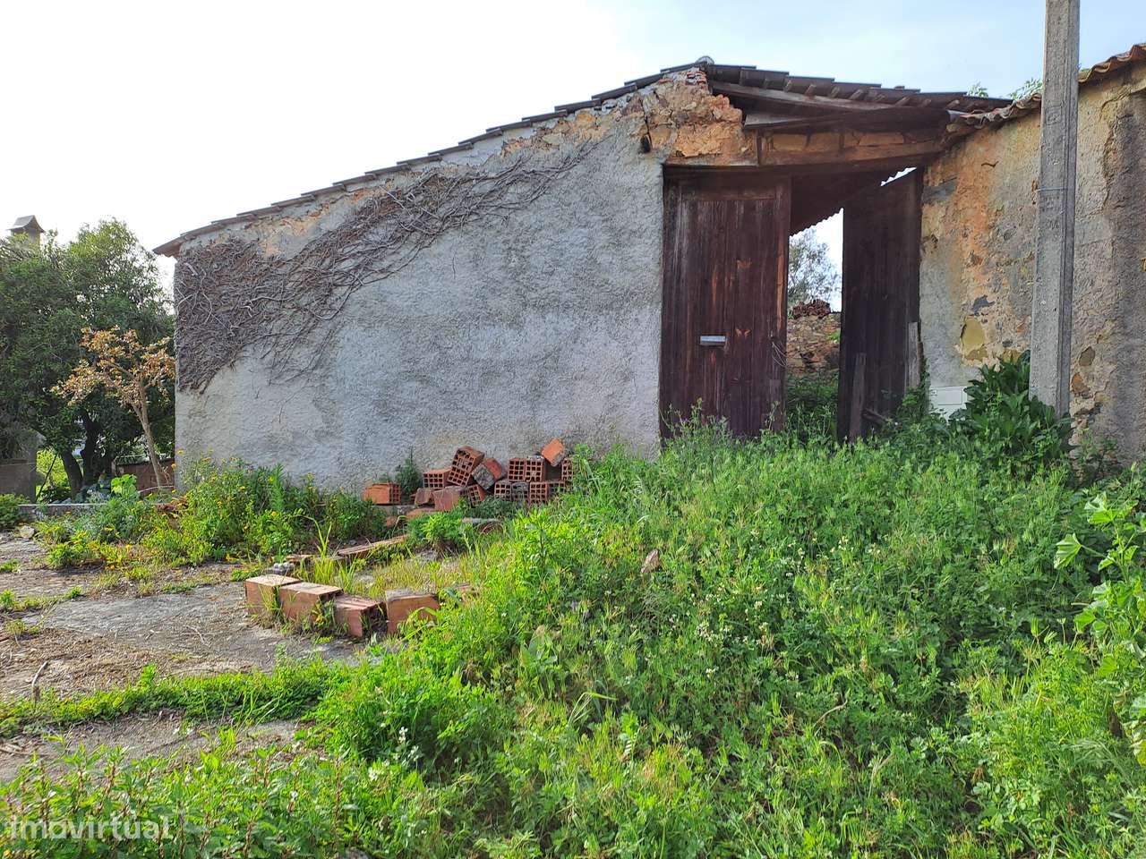 Moradia com Terreno - Excelente oportunidade - Semide-12