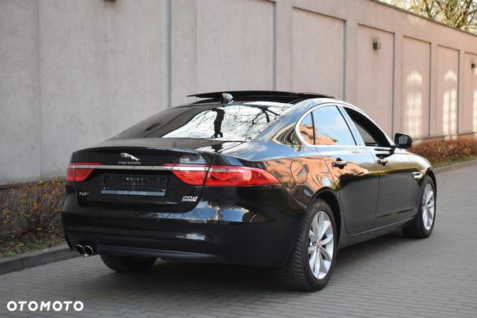 Jaguar XF 2.0 i4D AWD Prestige - 5