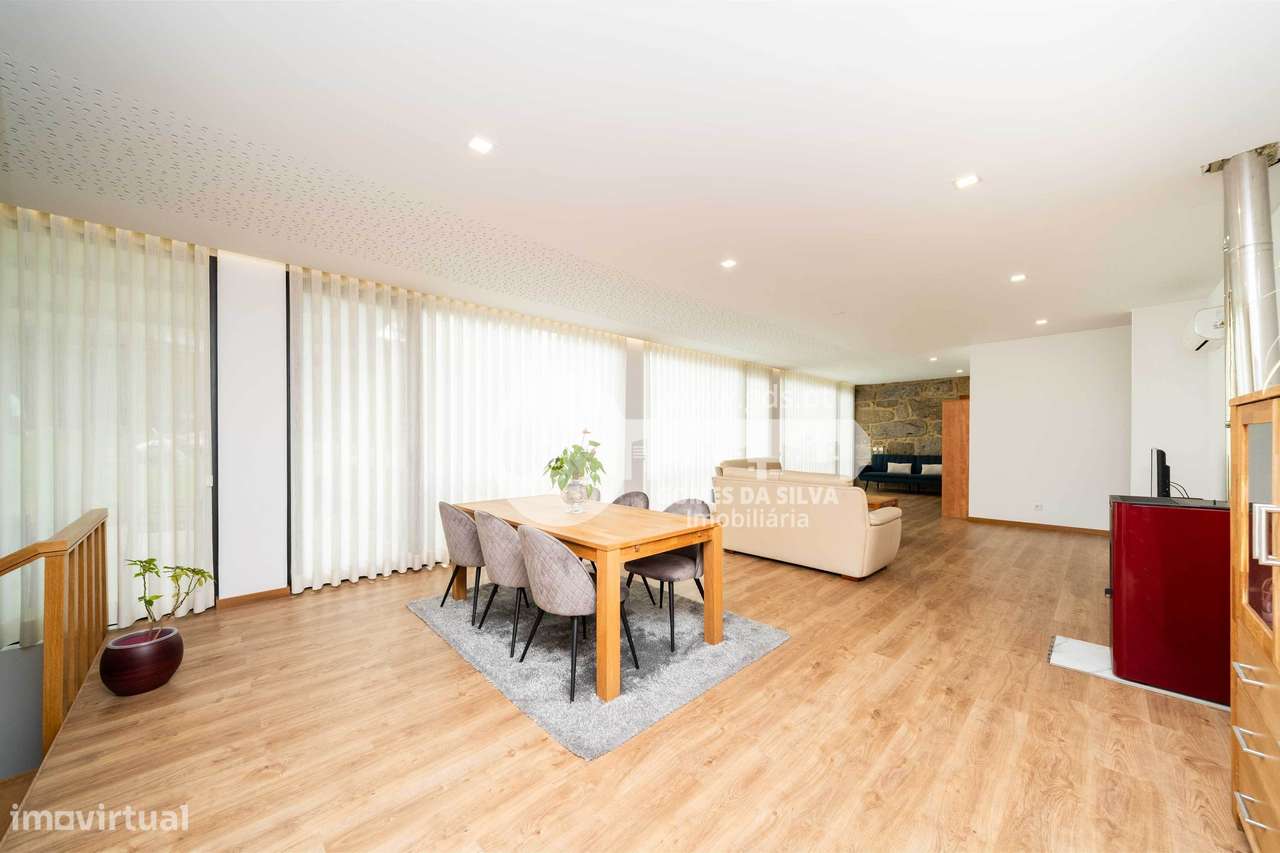 Quinta T6+1 com Piscina | Terreno de 6.231 m² em  Vila Verde - Grande imagem: 2/42