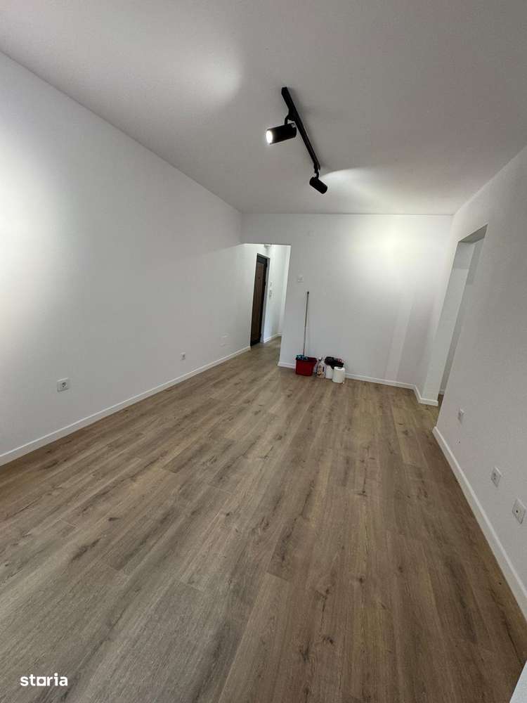 Vand 2 camere Banca Nationala parter , stradal - Imagine principală: 4/10