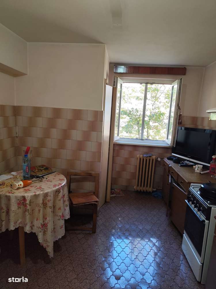 Vand 3 camere dec Mazepa 1 et 4/4 pret 75.000 euro-4