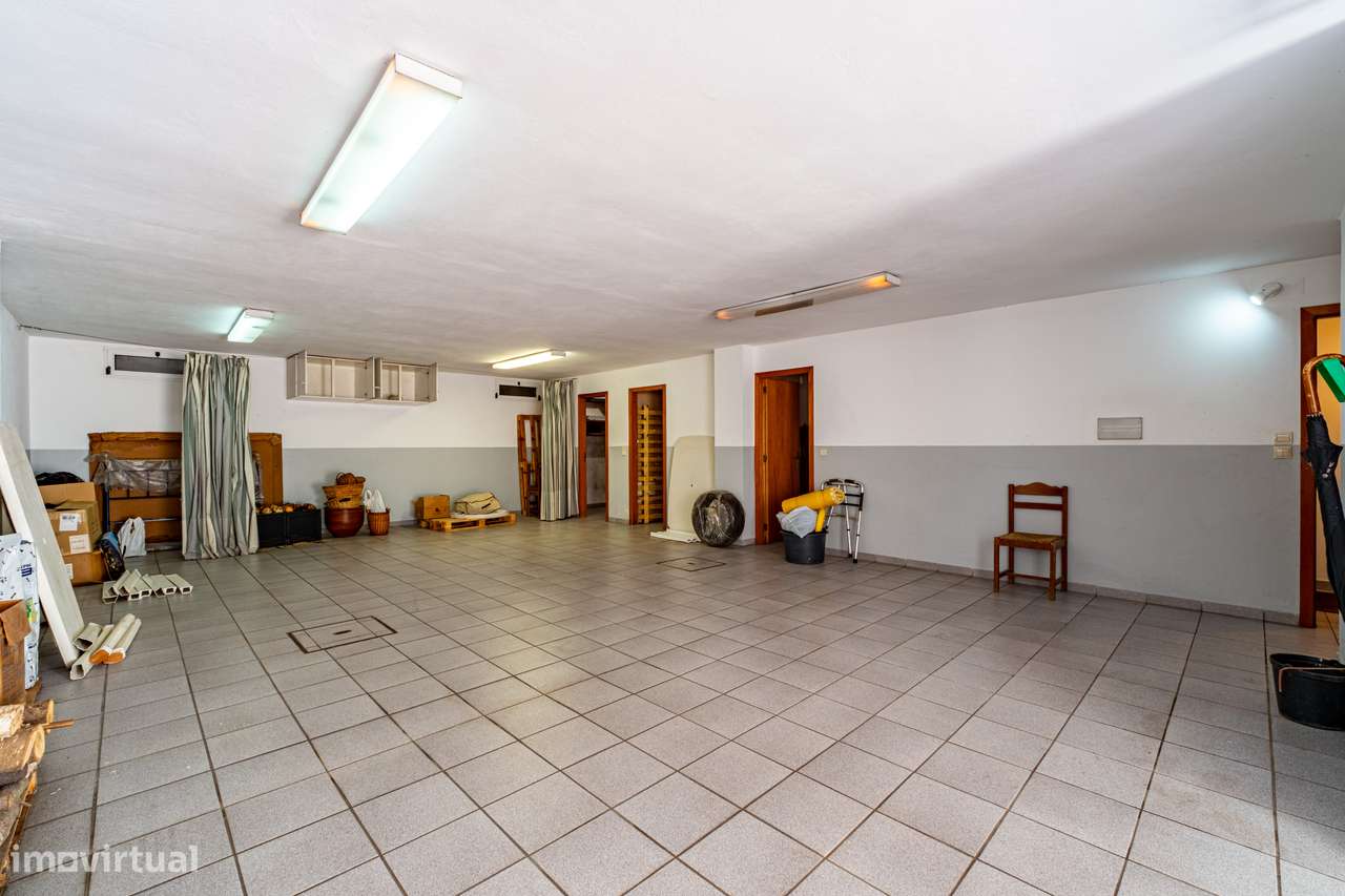 Magnifica Moradia T4 - Aldeamento privado com duas piscinas na Maia-41