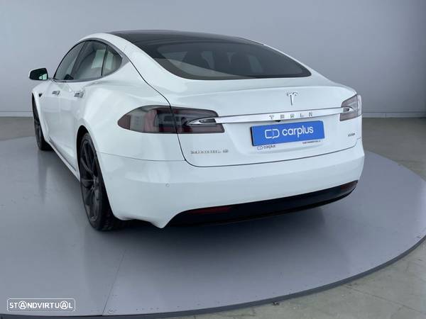 Tesla Model S 90D - 28