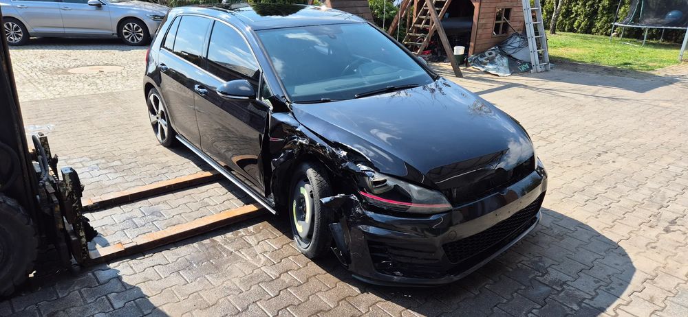 Volkswagen Golf VII GTI BlueMotion Technology DSG 2015