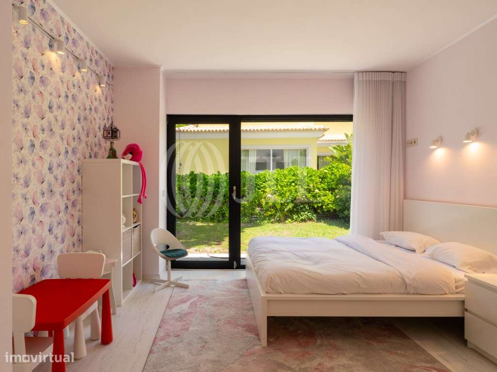 Moradia T5 com piscina, na Herdade da Aroeira, Almada-26