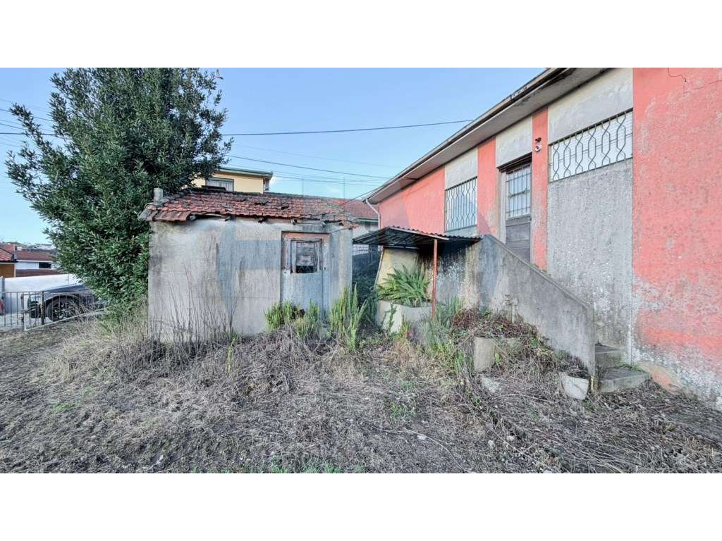 Moradia Térrea T3 para Remodelar com Terreno de 3.000 m² - Fânzeres - Grande imagem: 5/16