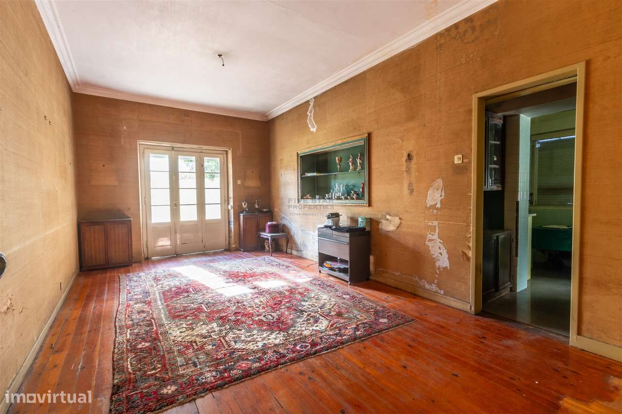 Moradia Estoril Cascais Vista Mar para renovar T6-9