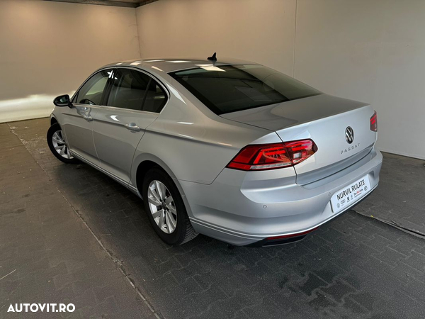 Volkswagen Passat 2.0 TDI DSG Comfortline - 18