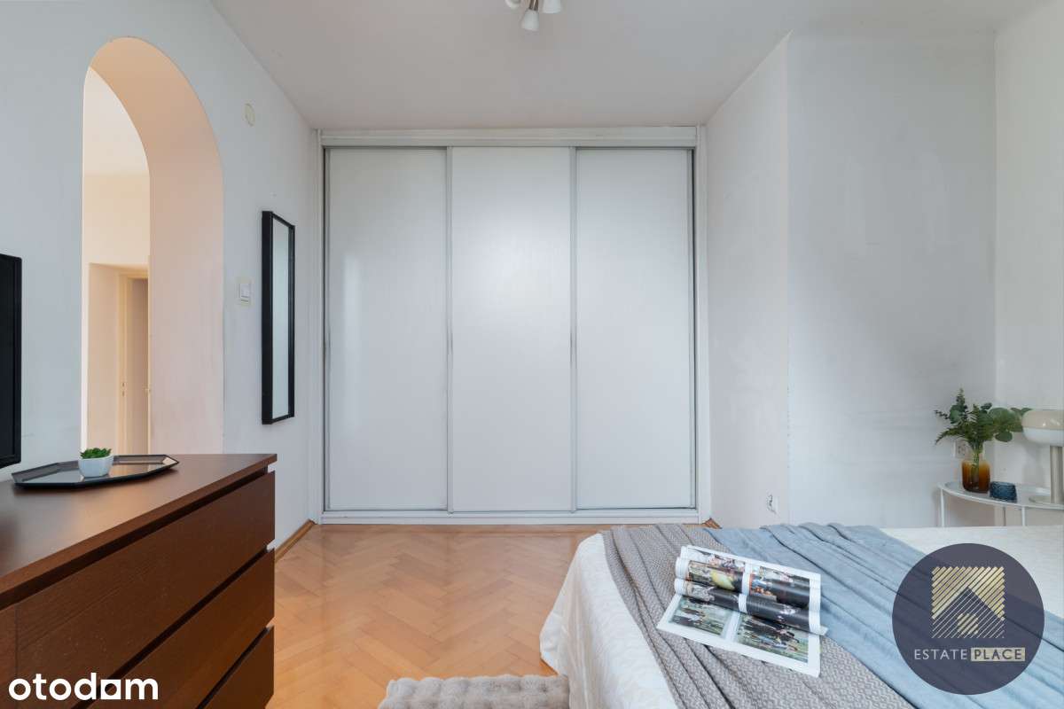 Trójstronne mieszkanie w zadbanej Kamienicy-3