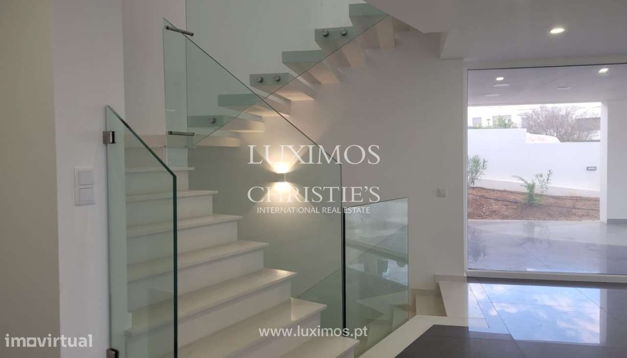 Moderna Moradia T4, com piscina, para venda em Lagos, Algarve - Grande imagem: 2/18