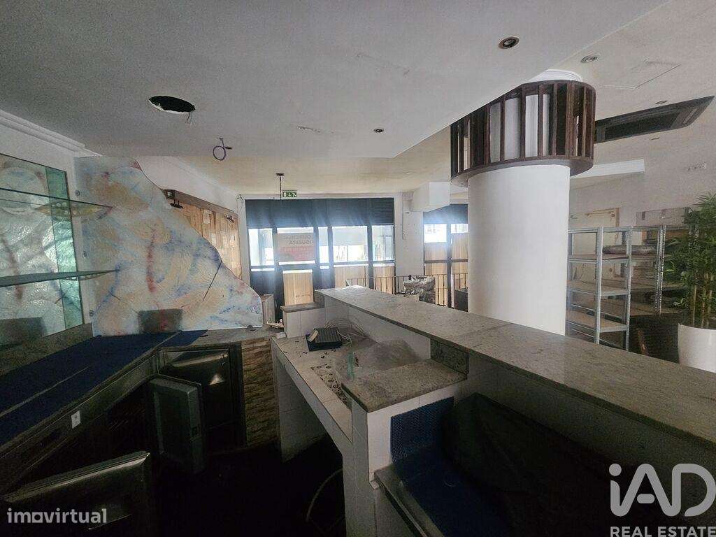 Loja / Estabelecimento Comercial T1 em São Martinho de 210,00 m2 - Grande imagem: 4/15