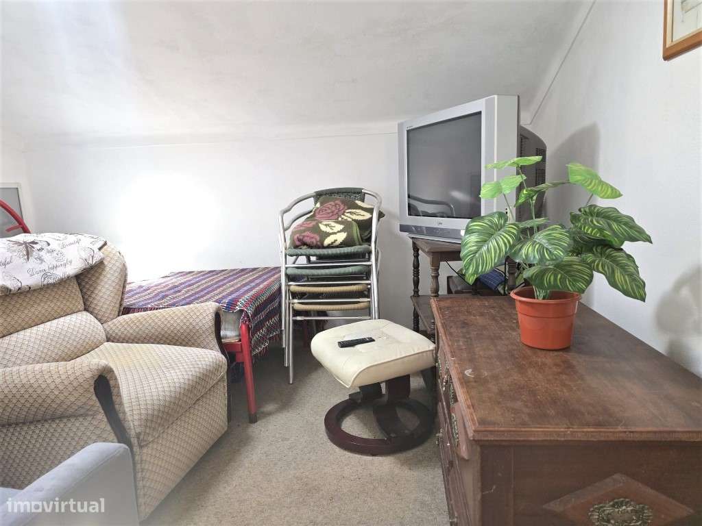 Apartamento T2 + Sótão-20