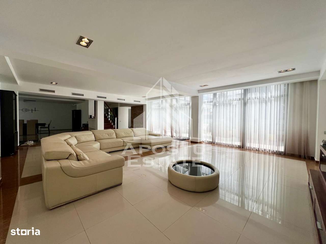 Casa de lux cu 5 camere, 4 bai, piscina privata , zona Aradului - Imagine principală: 5/20