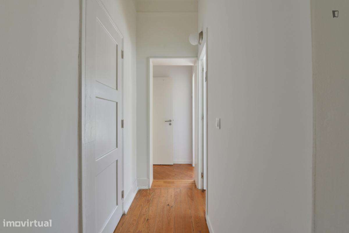 Quarto - localizado em Penha de França Lisbon - Grande imagem: 2/7