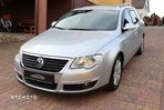 Volkswagen Passat 1.6 TDI DPF BlueMot Highline - 24