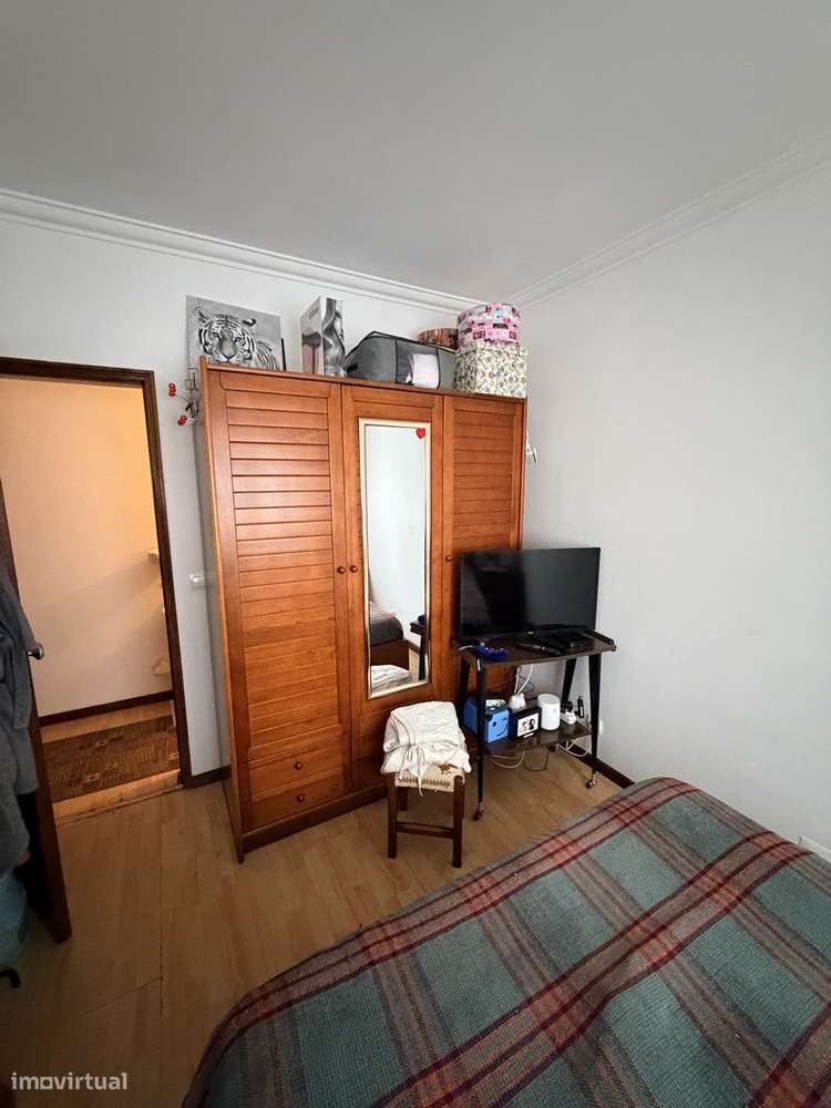 Apartamento T2 com 84 m² – Excelente oportunidade para remodelação-10