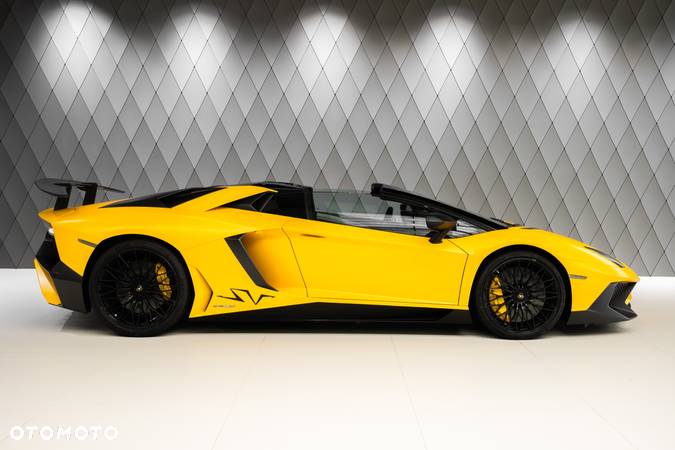 Lamborghini Aventador Roadster LP750-4 SuperVeloce - 5